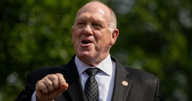 White House border czar Tom Homan blames New York Gov. Hochul for promised ICE surge